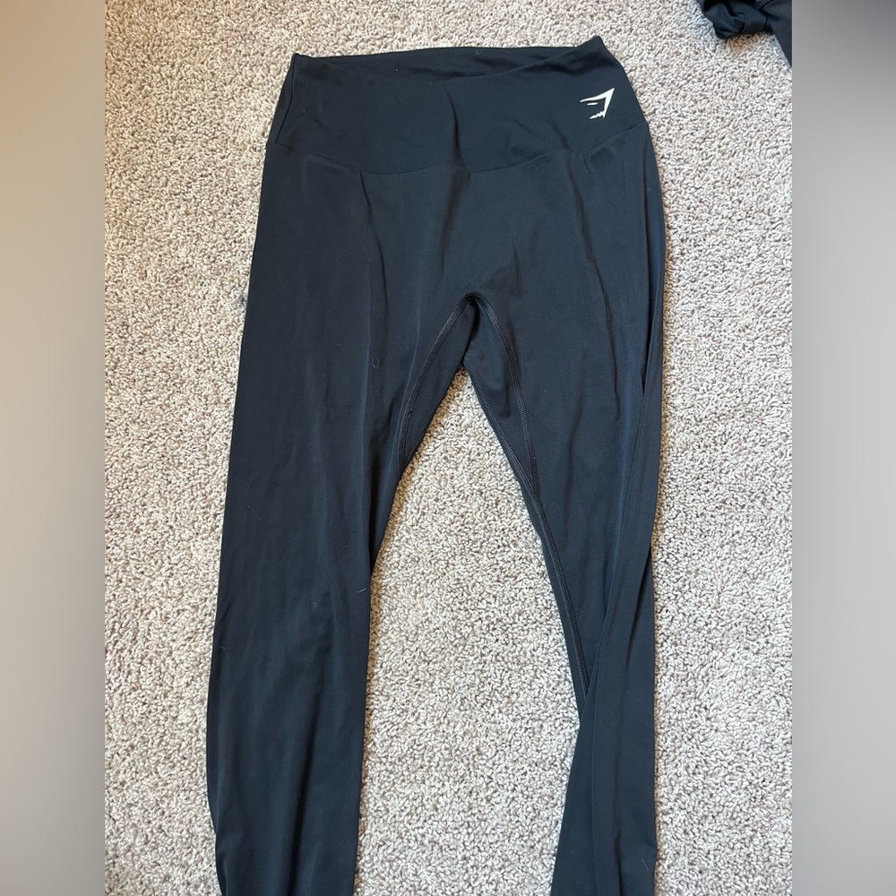 Gym shark leggings